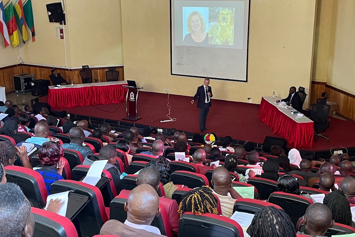Conference attendees listen to neuroendocrinologist Larry Young at the 2023 Emory-sponsored conference at St. Paul’s University in Limuru, Kenya.