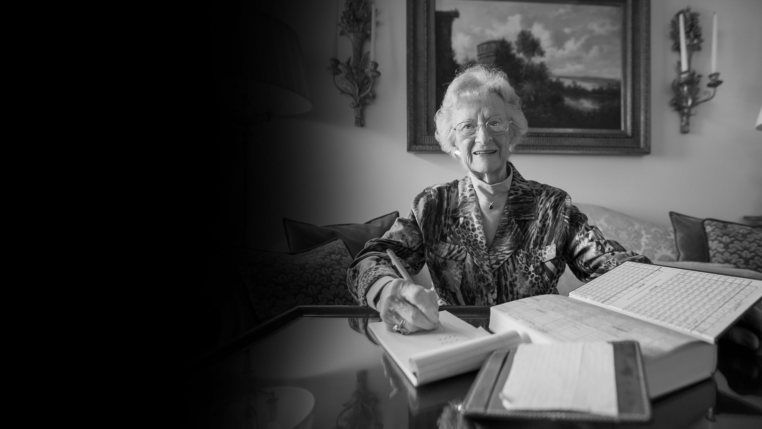 Jean Stillwell Reed in her home with the Liza Mundy book, 2019