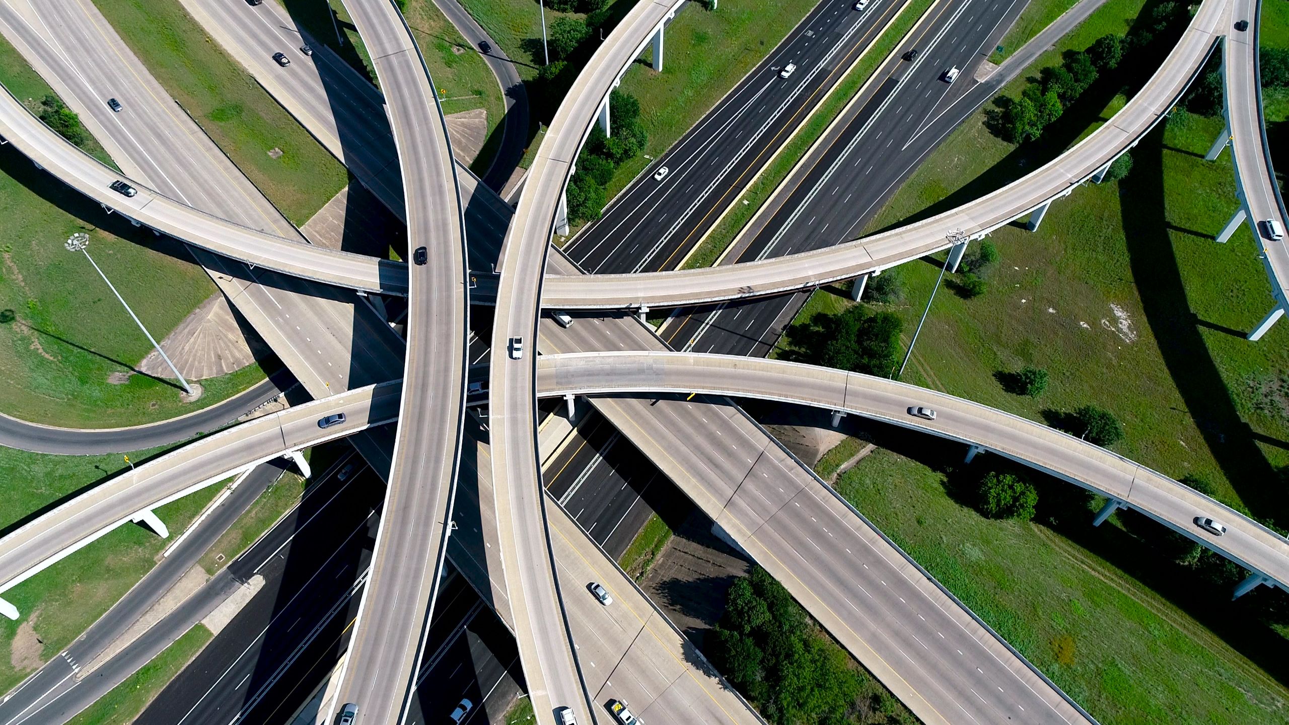 Overview of a cloverleaf type exchange at a major highway intersection.