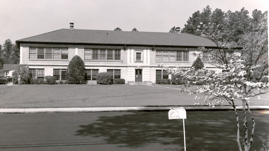 Black and white photo of building
