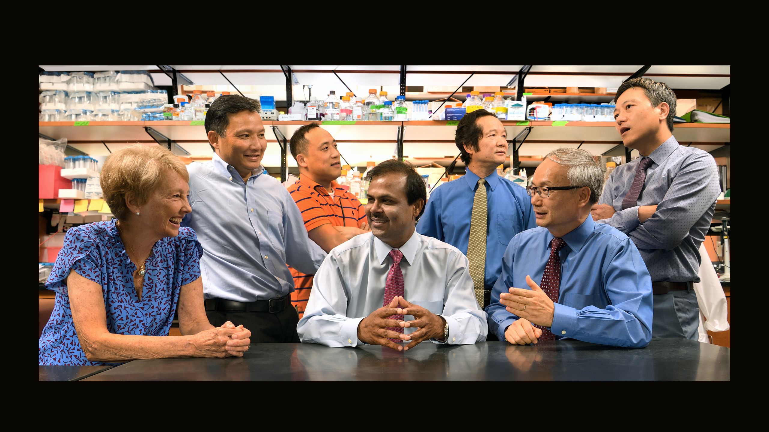 Portrait of Leaders of Winship's Lung Cancer SPORE grant in research lab (left to right): Rebecca Pentz, Zhengjia Chen, Dongkyoo Park, Suresh Ramalingam, Xingming Deng, Haian Fu, Gabriel Sica.