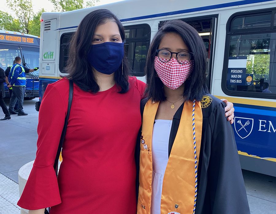 Fizza Mahmood with her sister