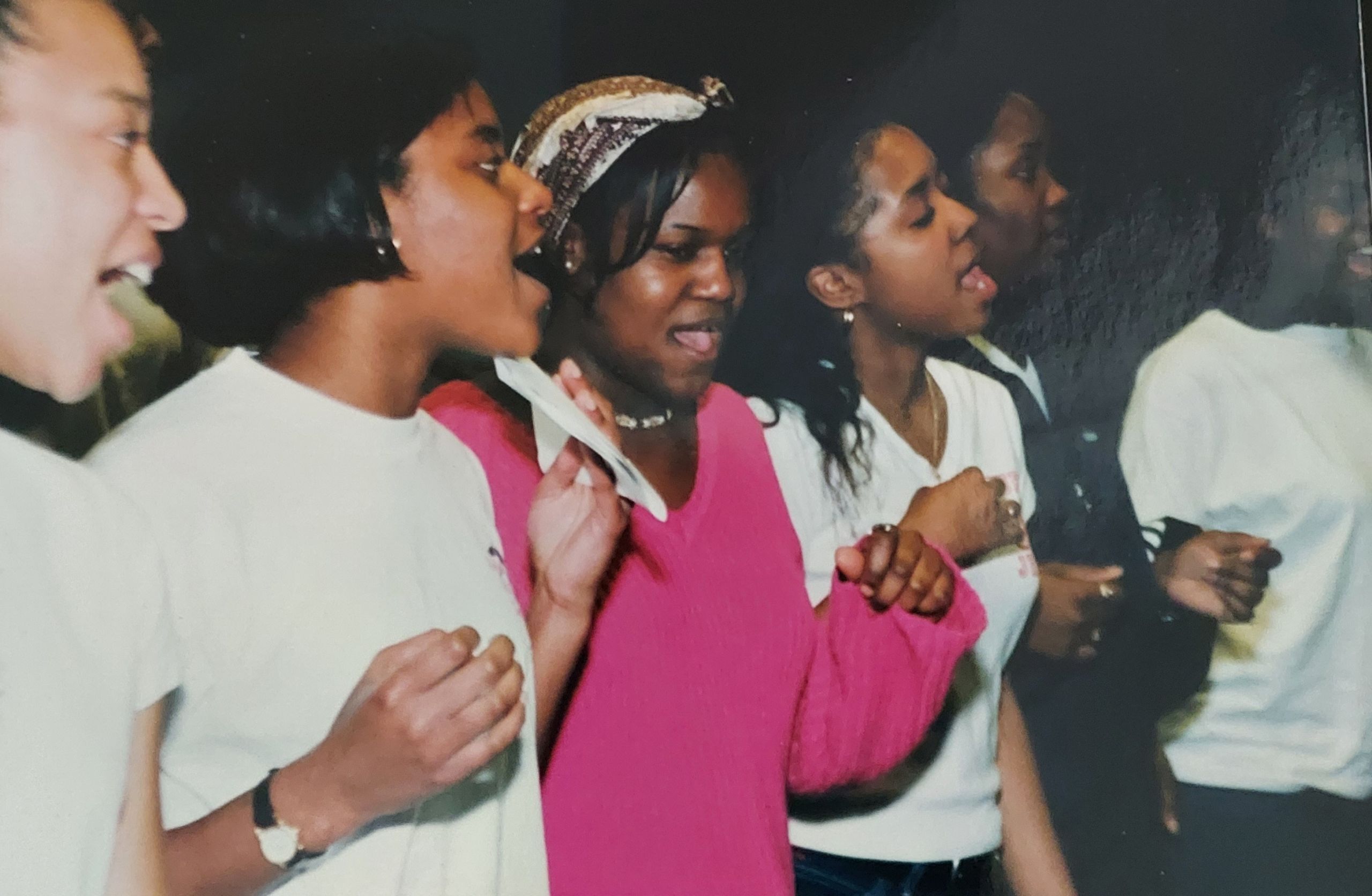 VOIS members sing together