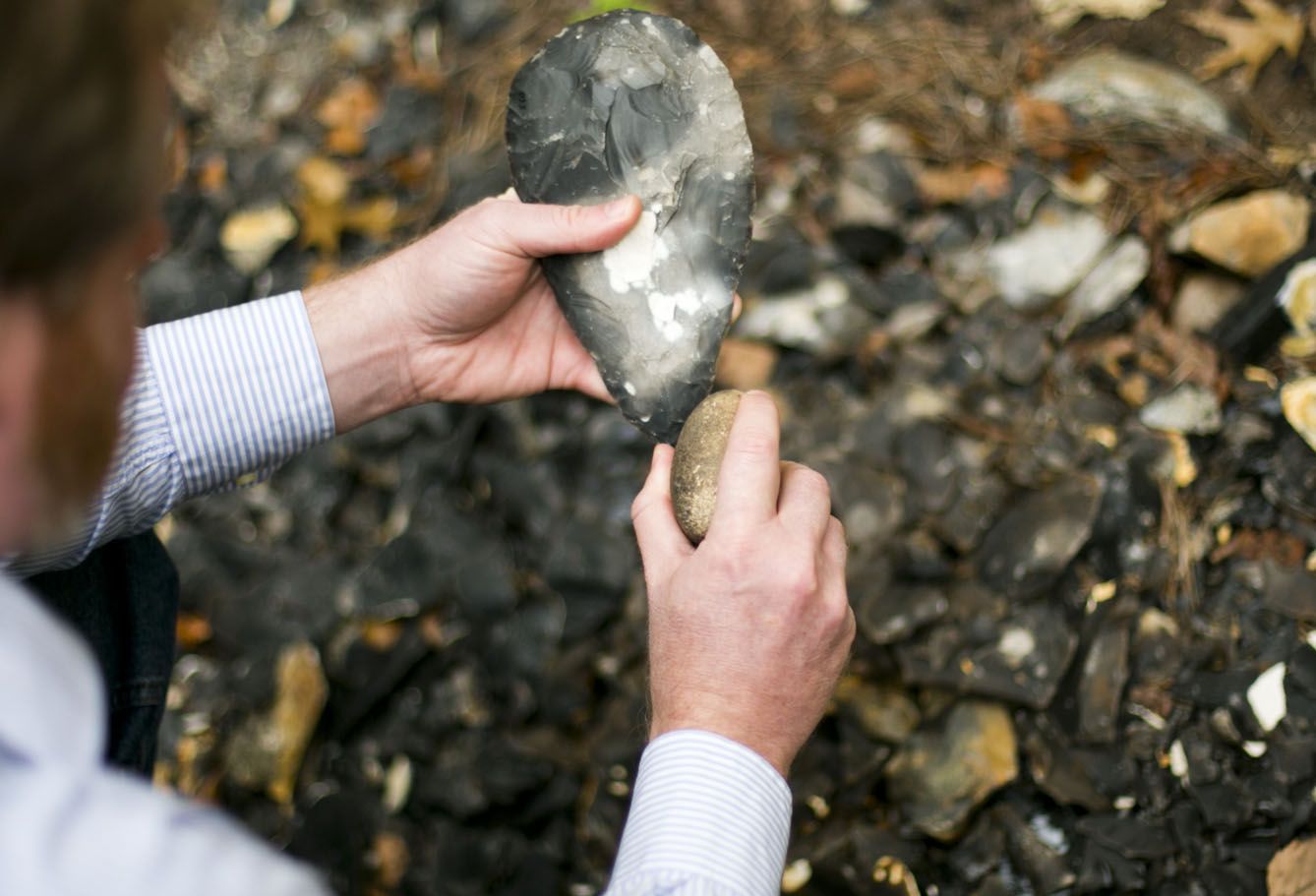 Finishing the edge of a hand axe