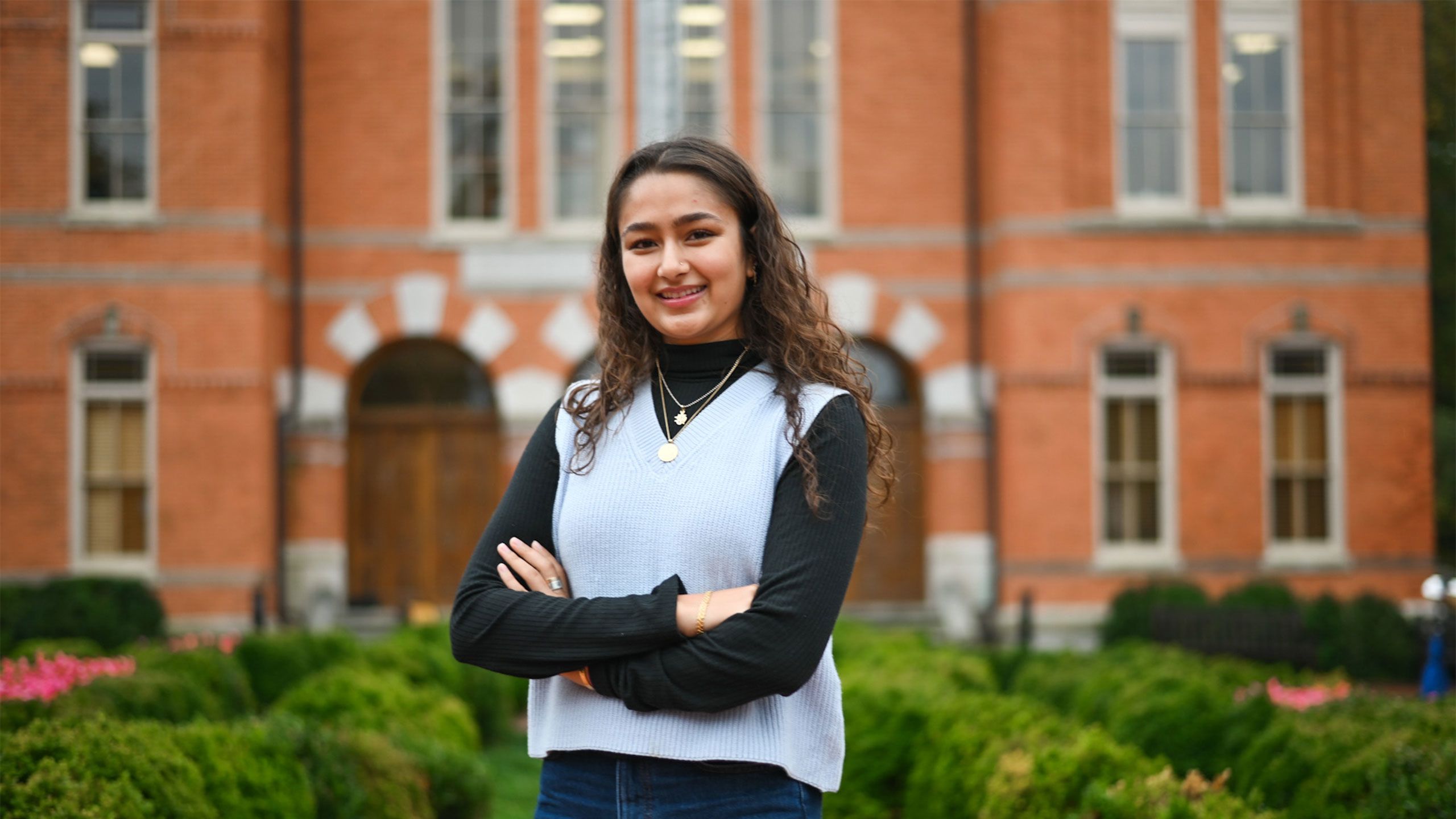 A portrait of Muskaan Vohra on the Oxford quad