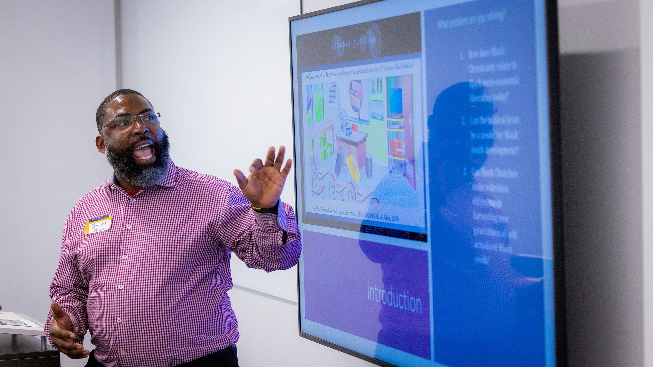 A portrait of Ronald Allen