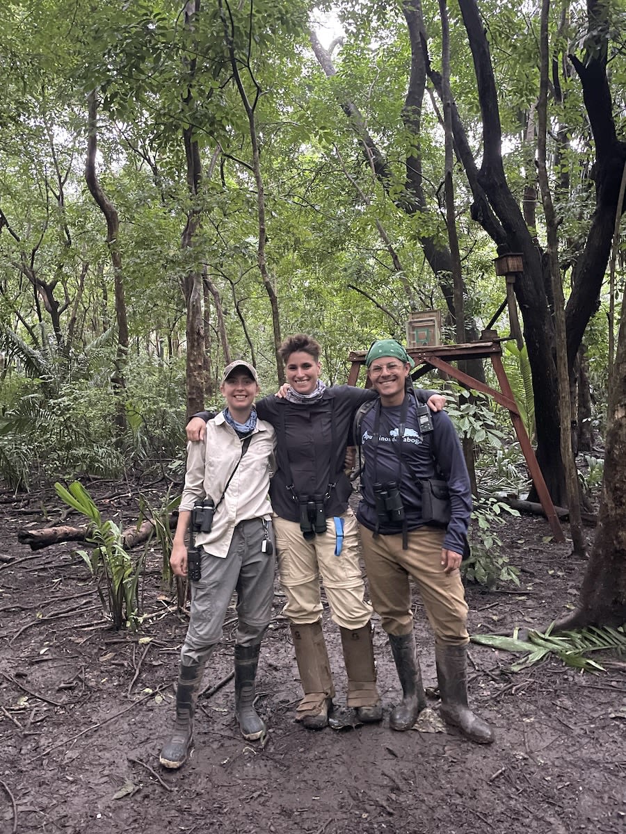 Marcela Benítez (center) in the field in Costa Rica with Emory graduate students Nicole Furgala (left) and Federico Sanchez Vargas.