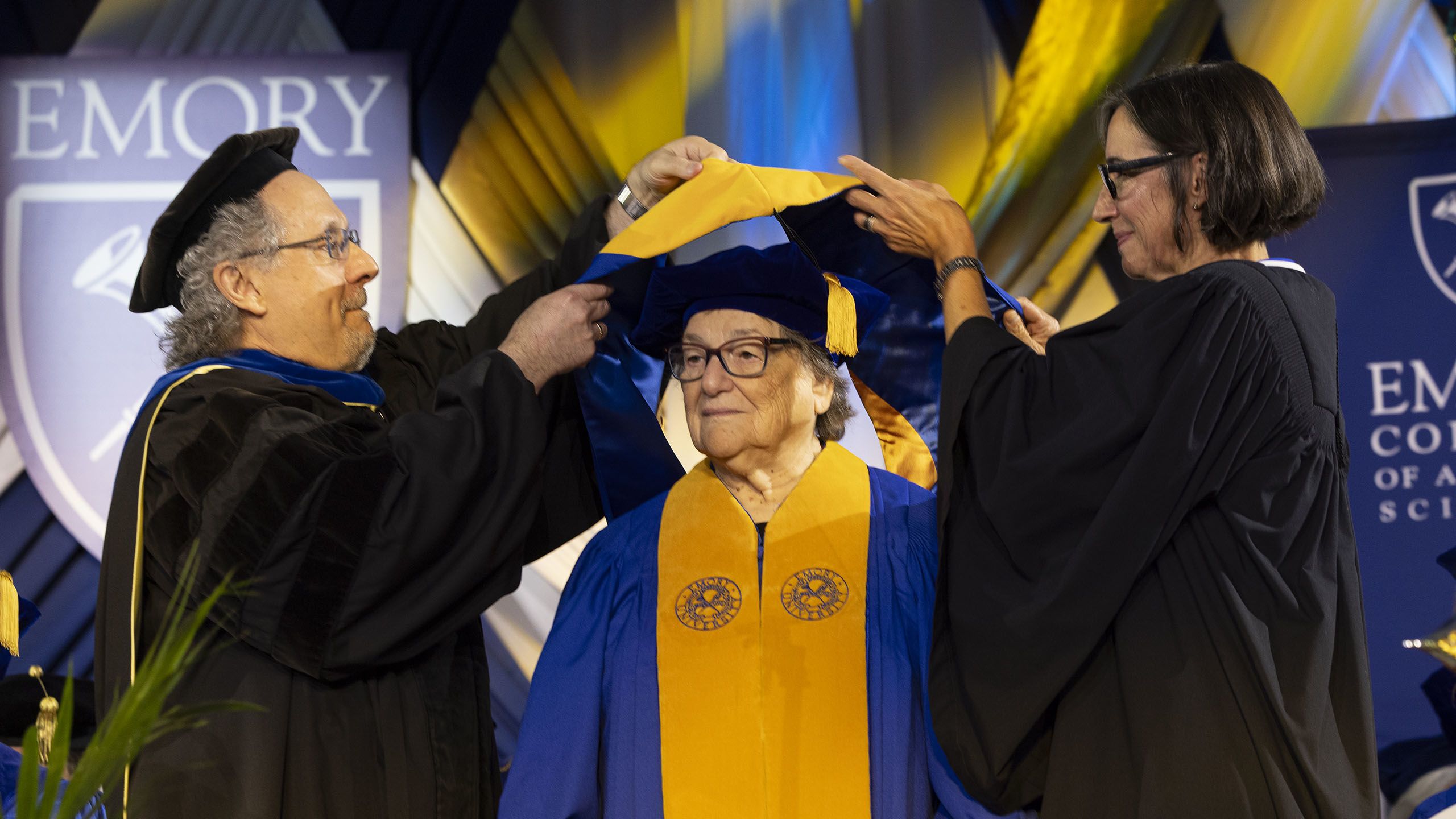 Leonore A. Herzenberg receives the doctoral hood