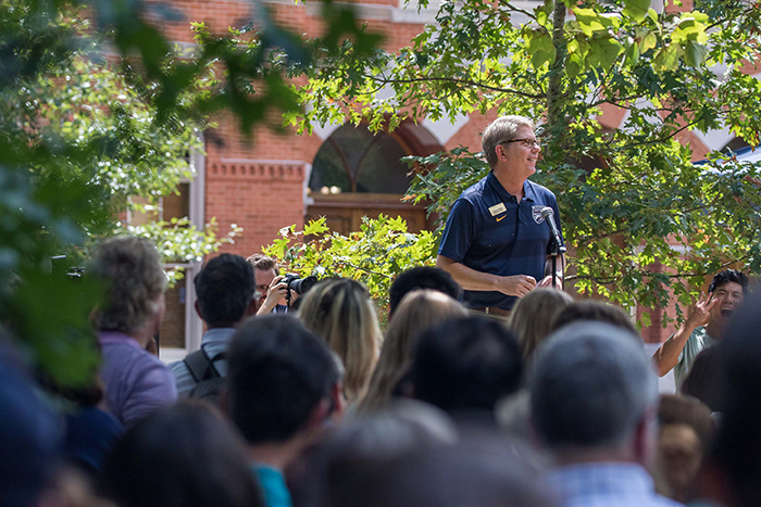 Oxford College Dean Hicks speaks to a crowd of students