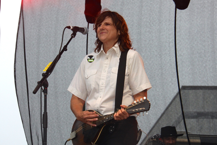 Amy Ray performing