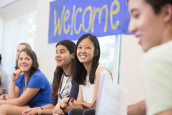 New students attend informational sessions about college life