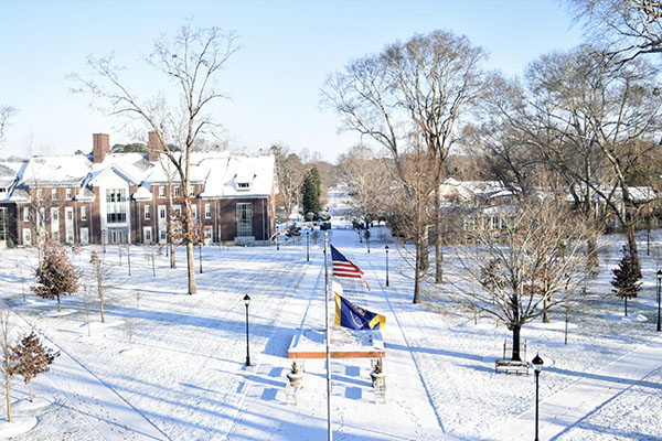 Students enjoy a snow day at Oxford College.