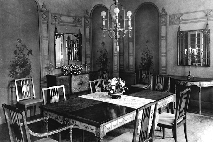 mansion dining room