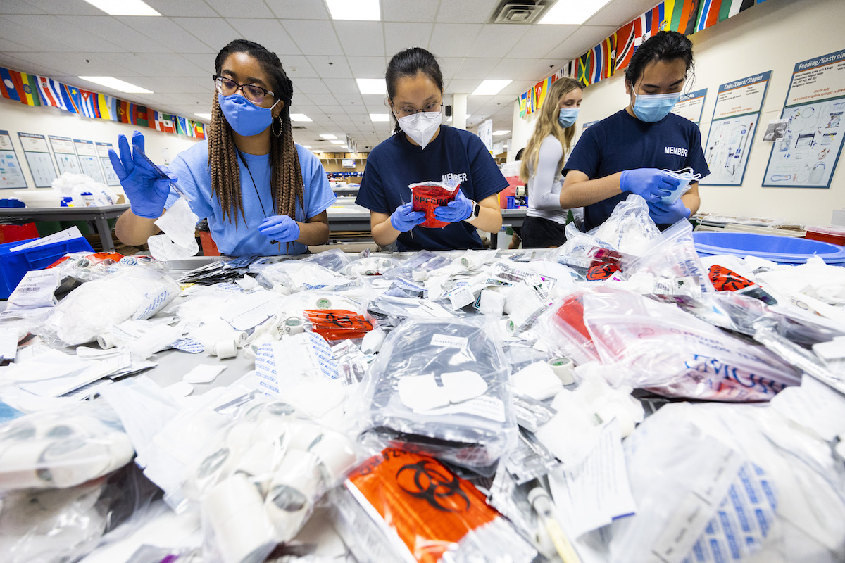 volunteers organsing supplies 