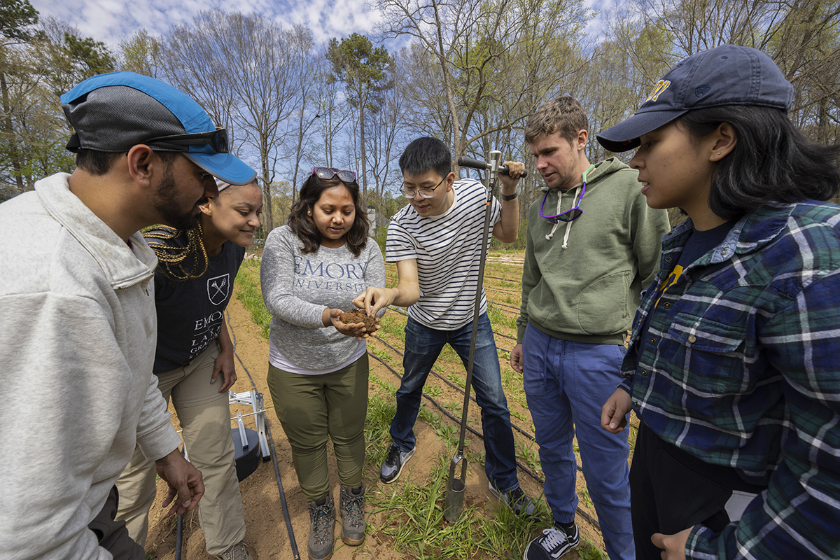 Sihi and students at Oxford Farm