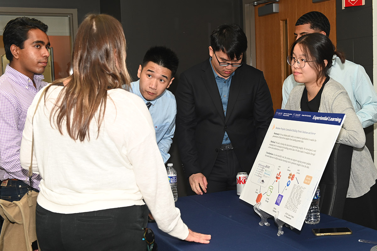 Students discuss AI experiential learning opportunities