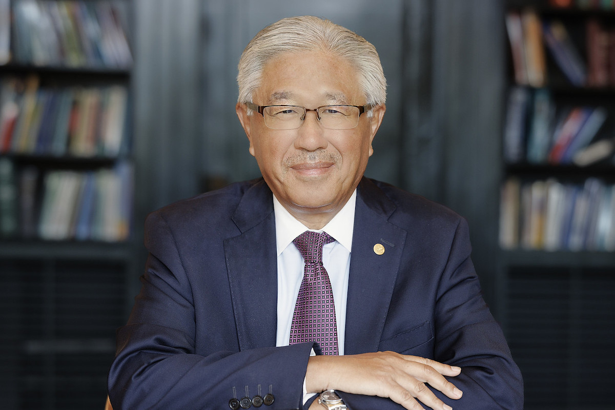 Honorary degree recipient Victor Dzau recognized as medical innovator, healer of hearts, equity champion