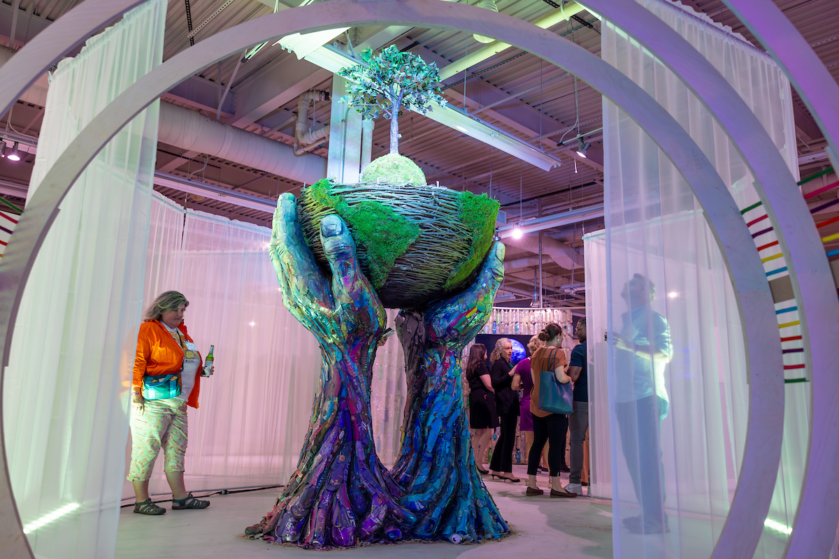 sculpture “Resilient Earth: Reflective Us” 