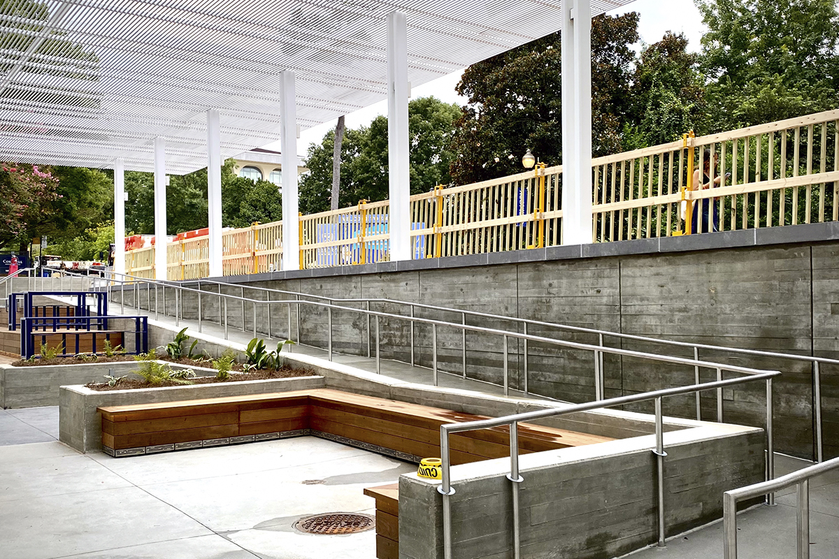 outside seating benches