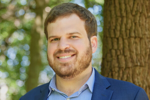 Headshot of Geoffrey Levin