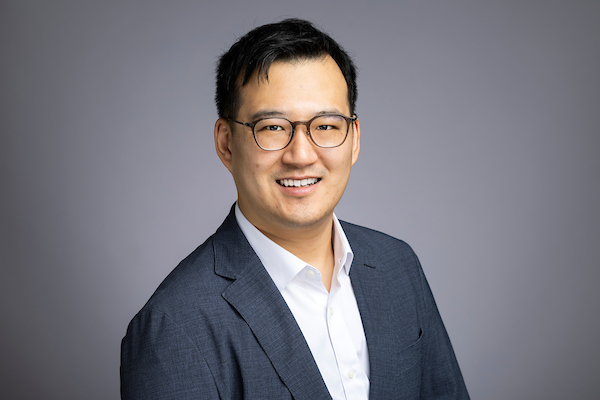 Headshot of Chris Suh