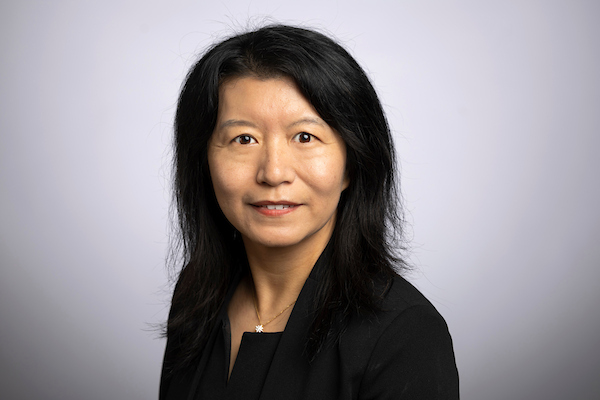 Headshot of Vivian Yue